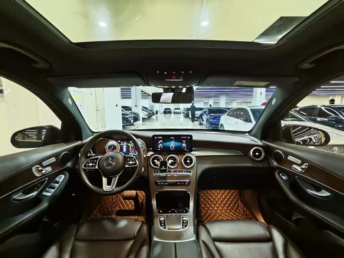 Mercedes-Benz GLC 2020 GLC 260 L 4MATIC Luxury фото 4