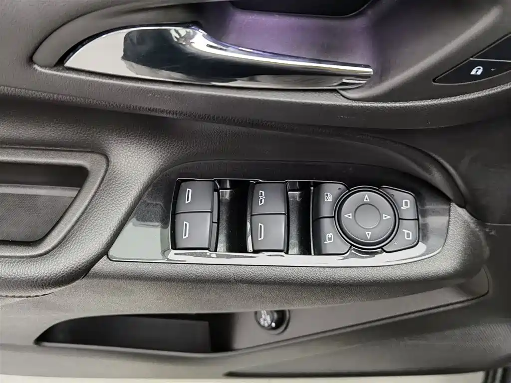 Chevrolet Equinox 2021 535T Yujie Edition фото 9