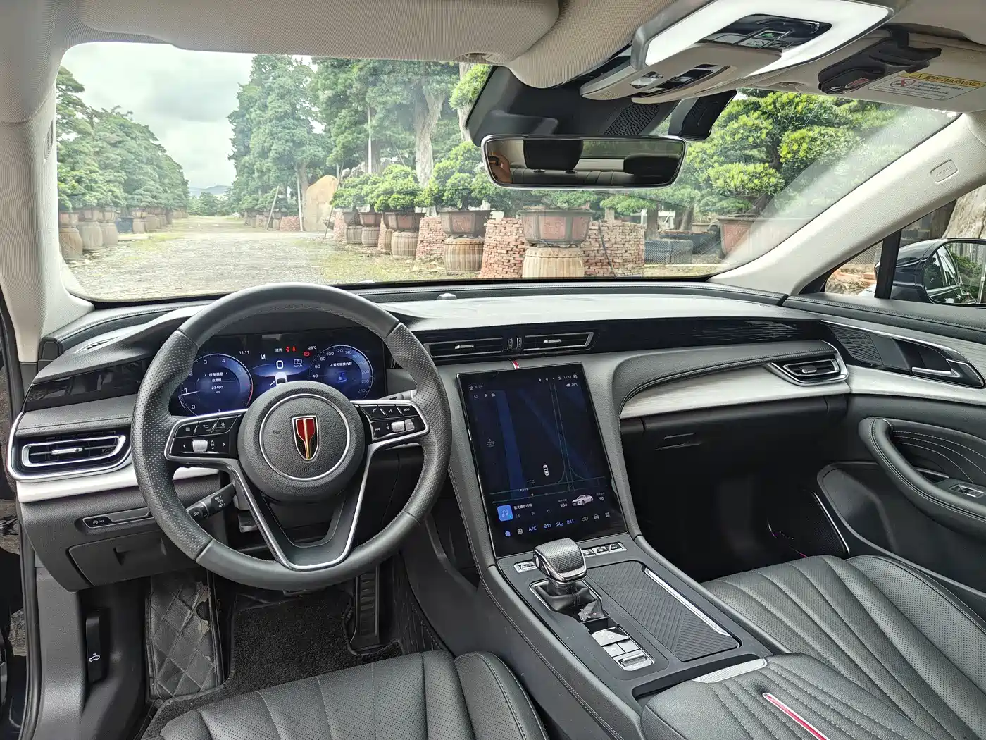 Hongqi H5 2025 2.0T Automatic Flag Celebration 500,000 Units Anniversary Edition фото 10