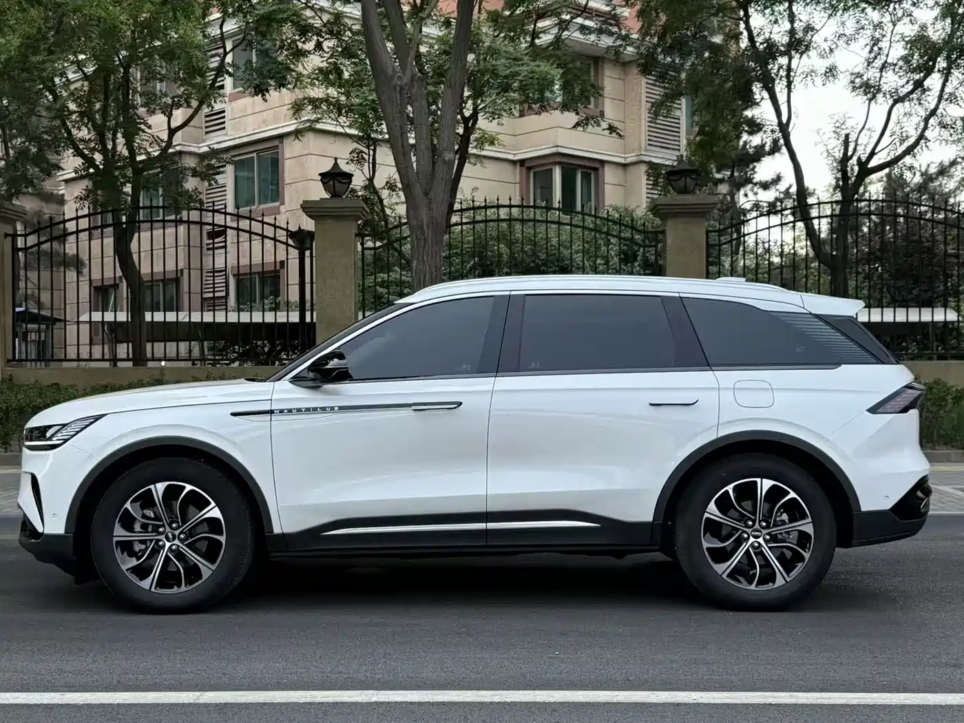 LINCOLN NAVIGATOR