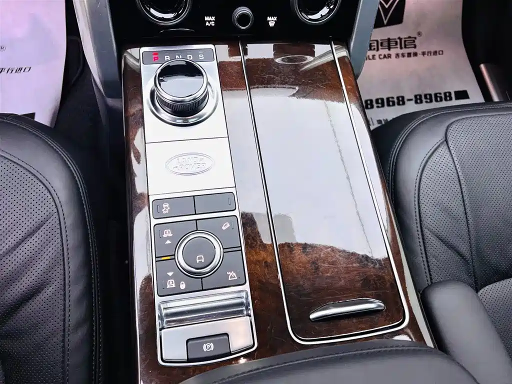 Land Rover Range Rover 2020 3.0 L6 Heritage Edition фото 14