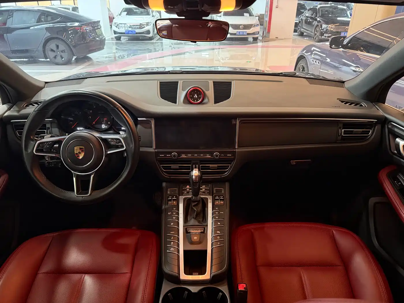 Porsche Macan 2018 Macan 2.0T фото 6