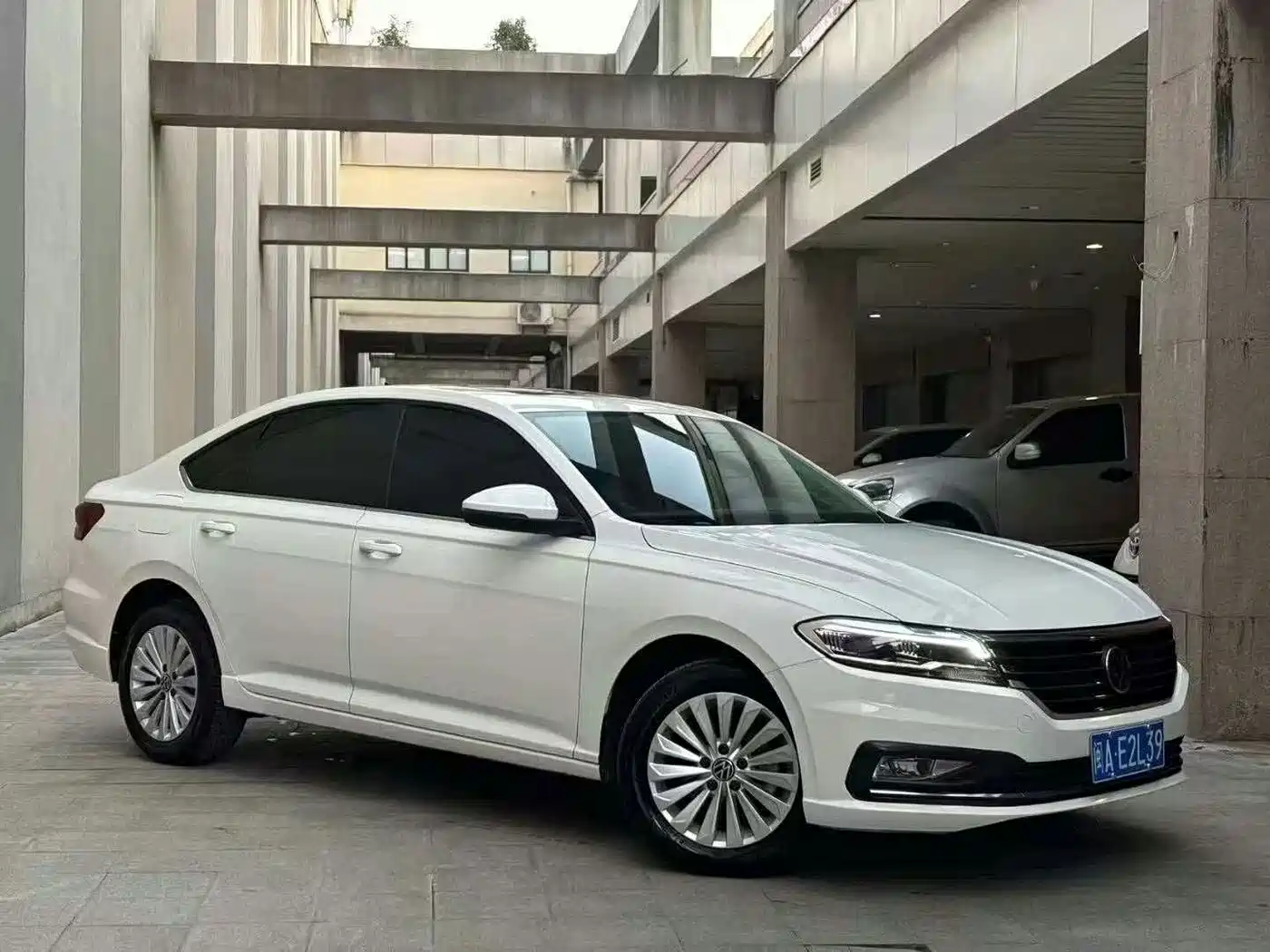 Фото 3 - Volkswagen Lavida