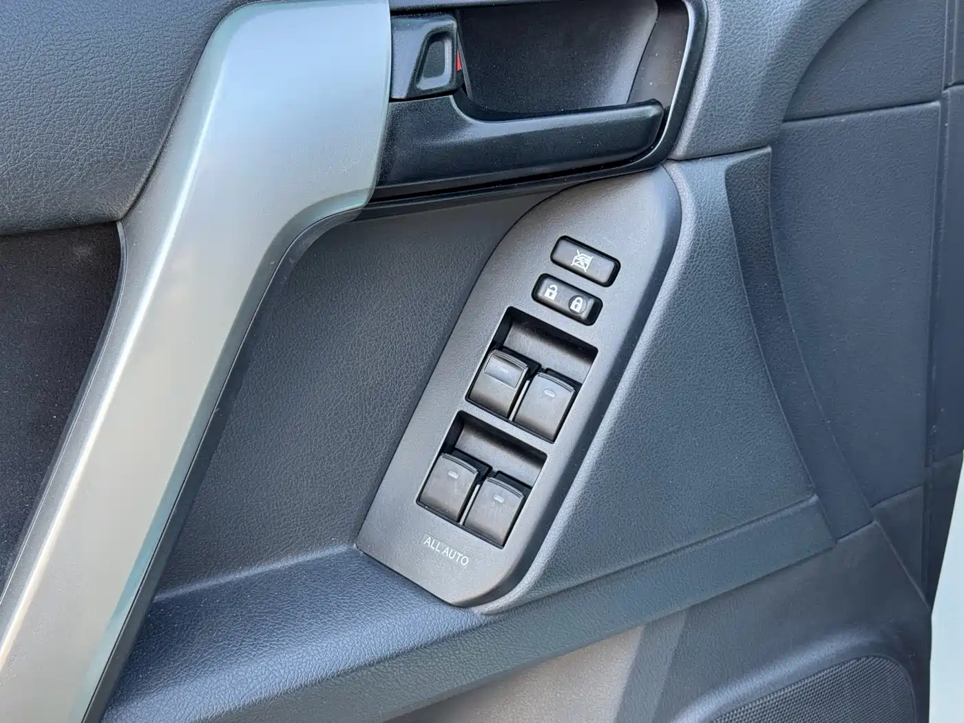 Toyota Prado 2016 2.7L Auto Luxury Edition фото 18