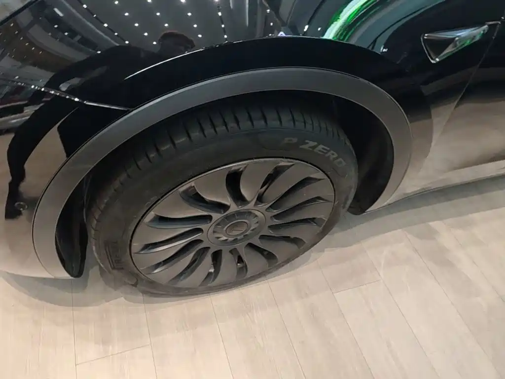 Фото 23 - Tesla Model Y