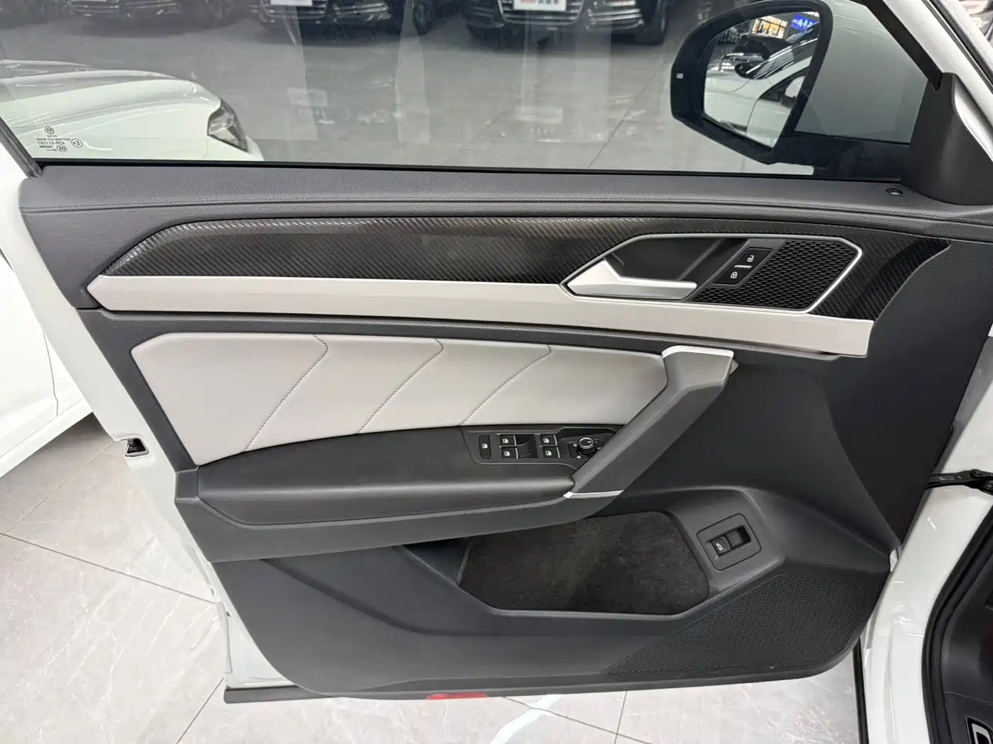 Volkswagen Tayron 2023 280TSI 2WD Luxury Plus Advanced Edition фото 19
