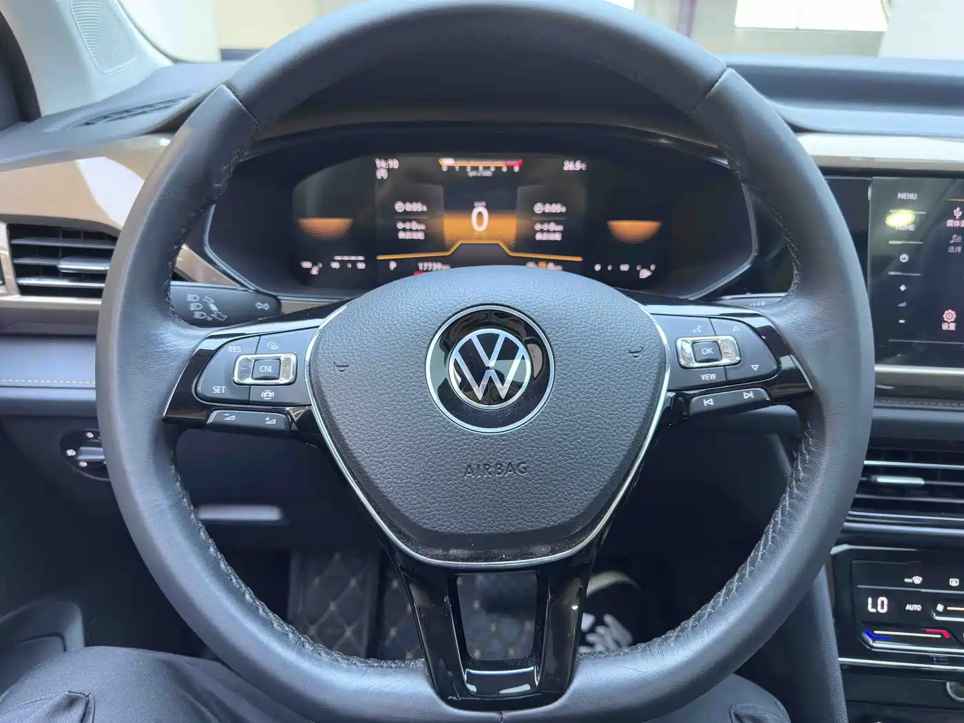 Volkswagen Tharu 2022 280TSI 2WD Comfort фото 8