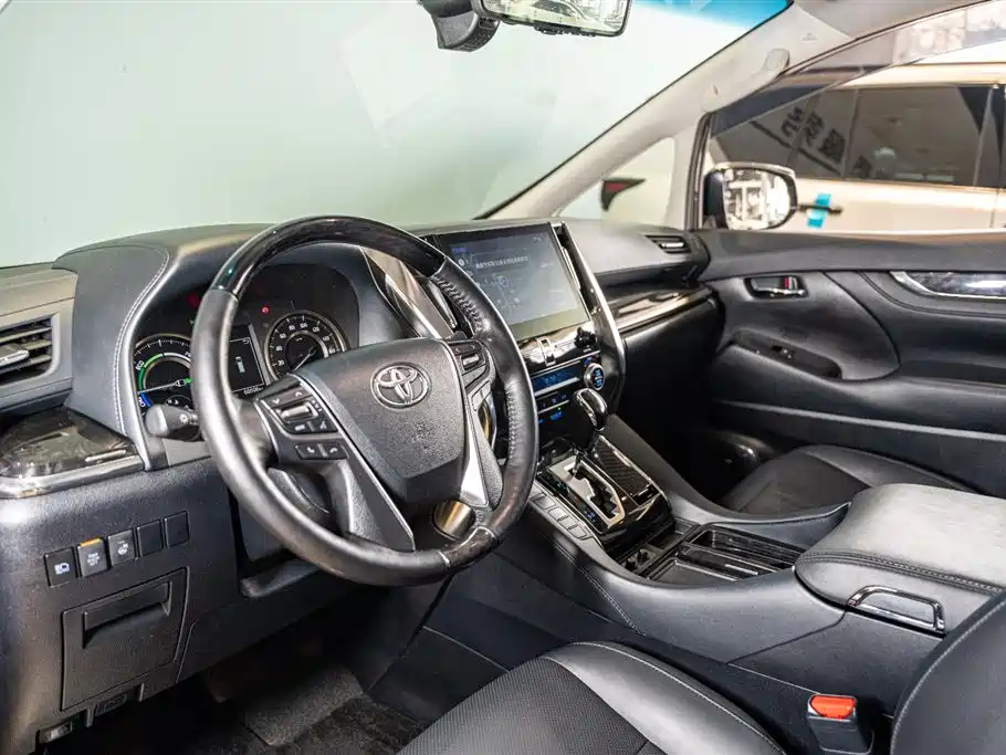 Toyota Vellfire 2020 Twin Engine 2.5L HV Luxury Edition фото 6