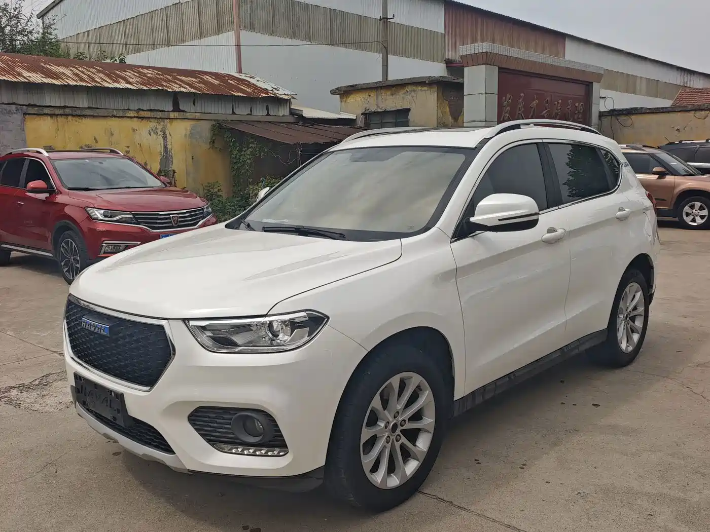 Photo 1 - Haval H2