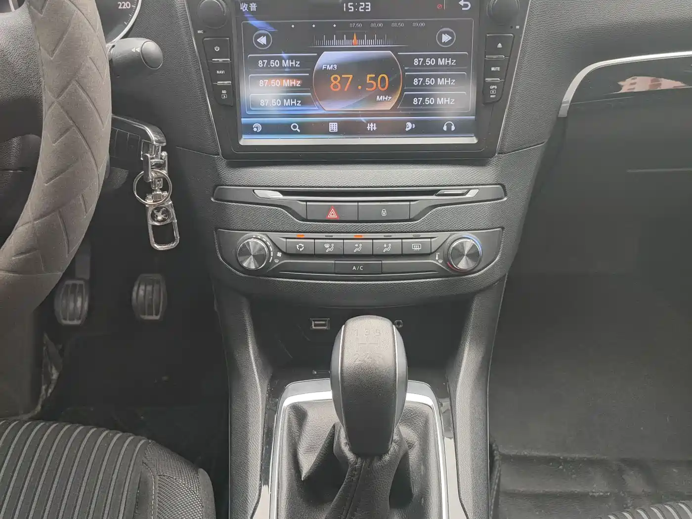 Peugeot 408 2014 1.8L Manual Leading Edition фото 6