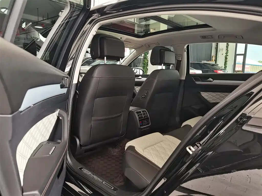 Volkswagen Magotan 2023 Model 2 Million Commemorative Edition 330TSI DSG Luxury фото 20