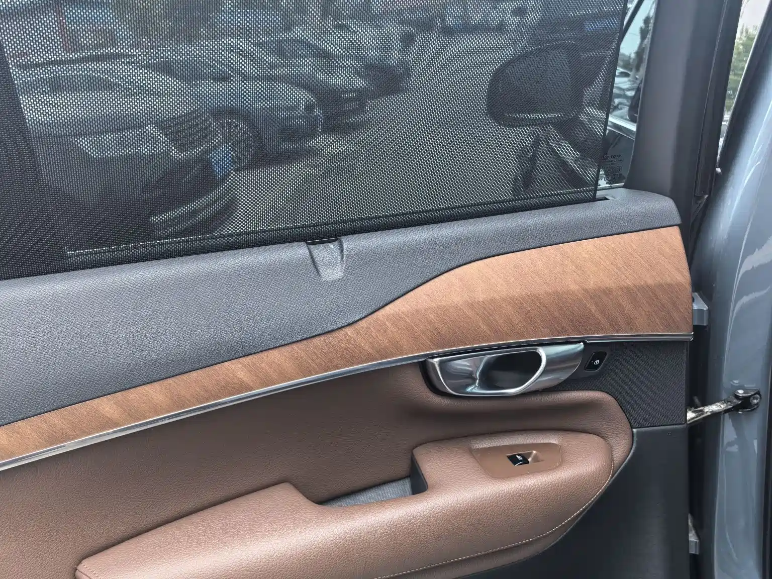 Фото 8 - Volvo XC90