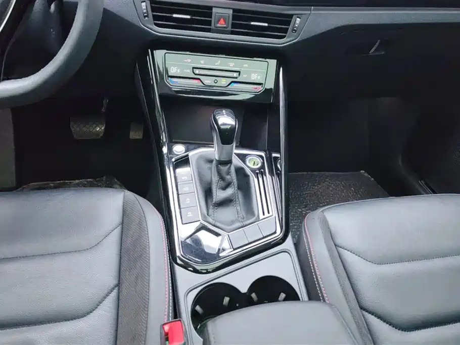 Volkswagen Tayron 2021 330TSI 2WD Luxury Smart Connect Edition фото 16