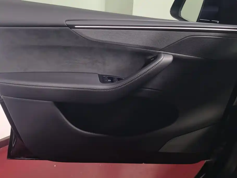 Tesla Model Y L 2026 2025 Facelift Long Range AWD
