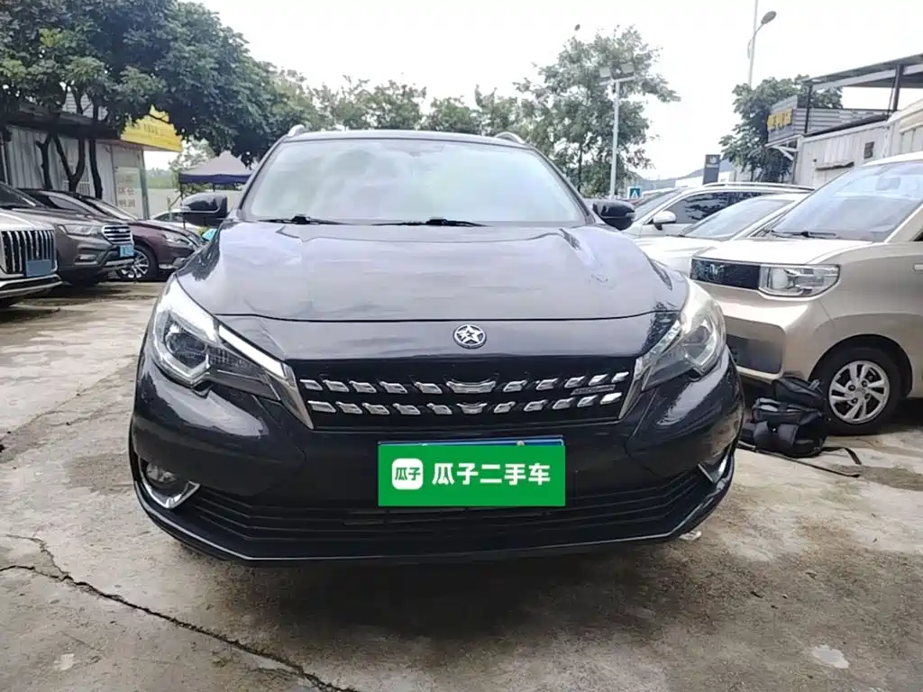 2019 Venucia T90