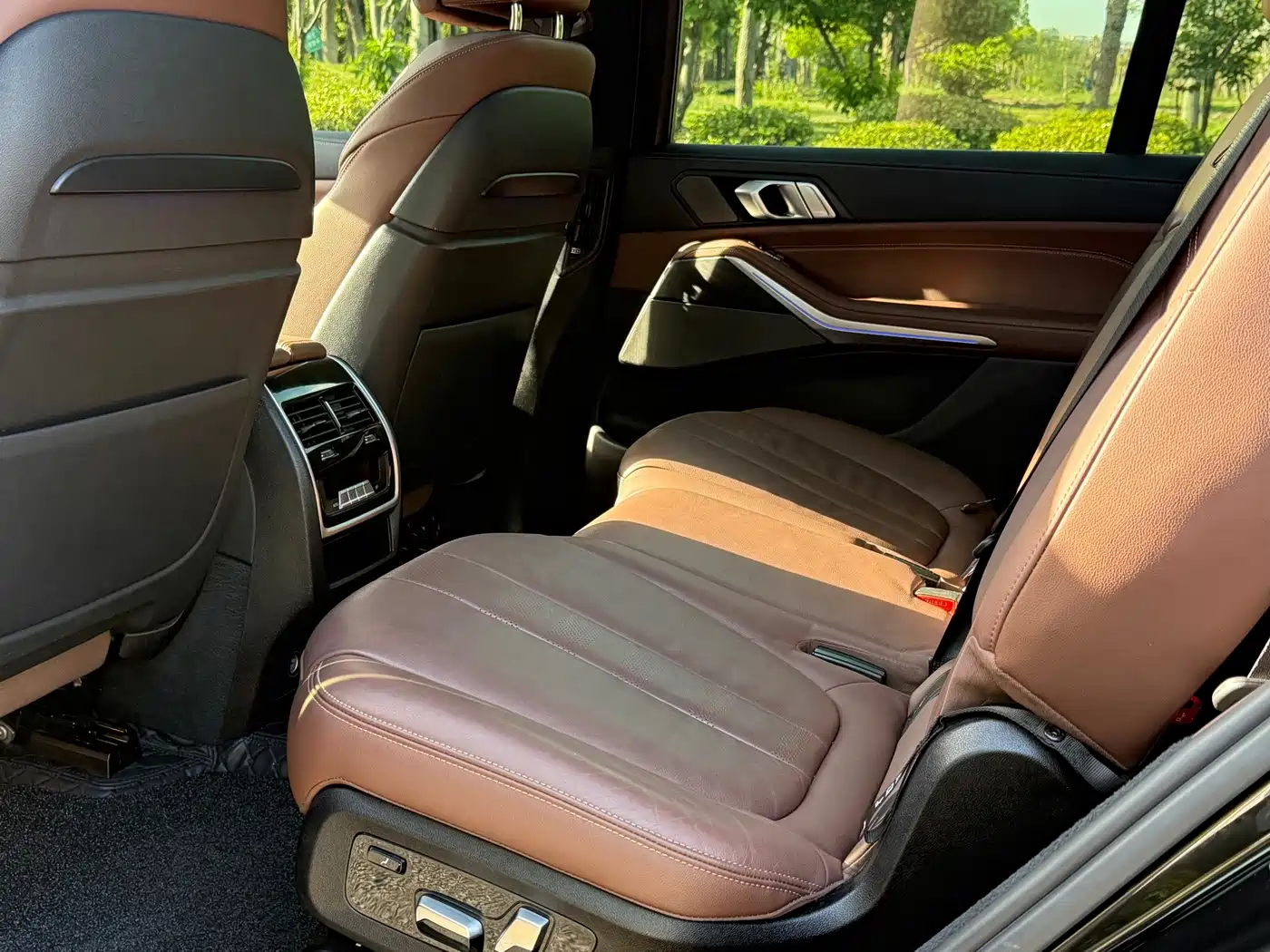 Photo 8 - BMW X7