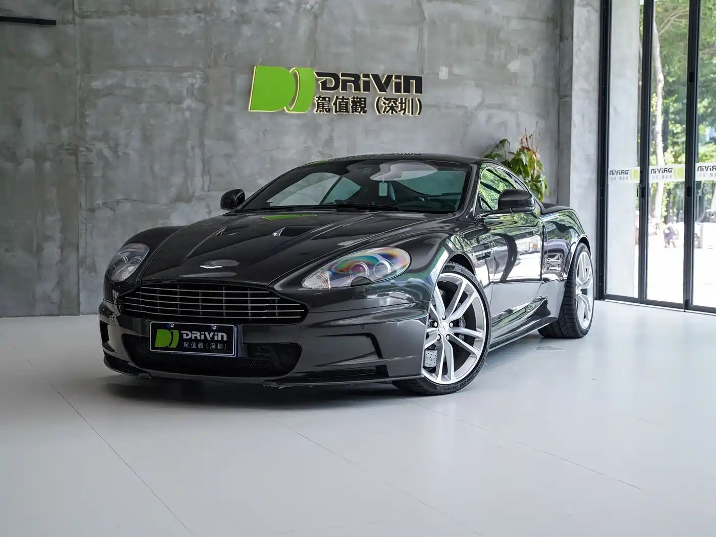 Aston Martin Aston Martin DBS 2009 6.0 Touchtronic Coupe