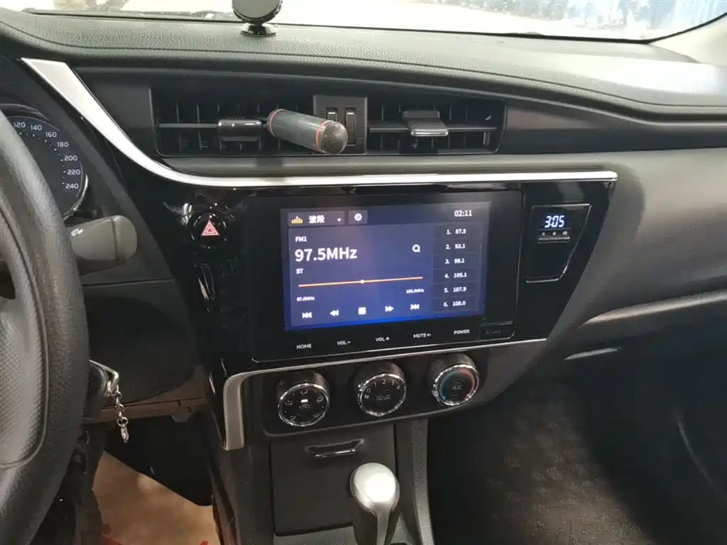 Toyota Corolla 2017 Facelift 1.2T S-CVT GL-i фото 13