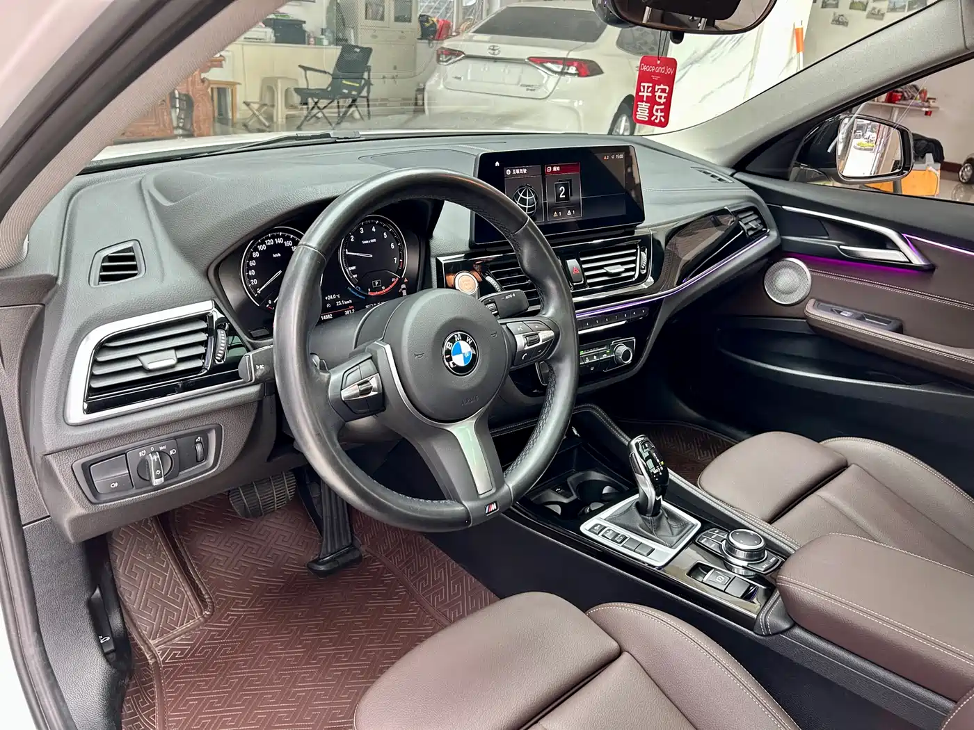 BMW 1 Series 2023 120i M Sport Shadow Edition фото 17