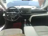 Photo 10 - Toyota Camry