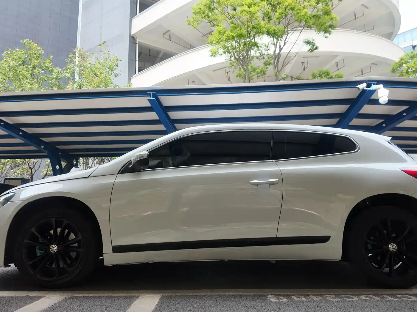 Volkswagen Scirocco 2011 Model R 2.0TSI фото 6