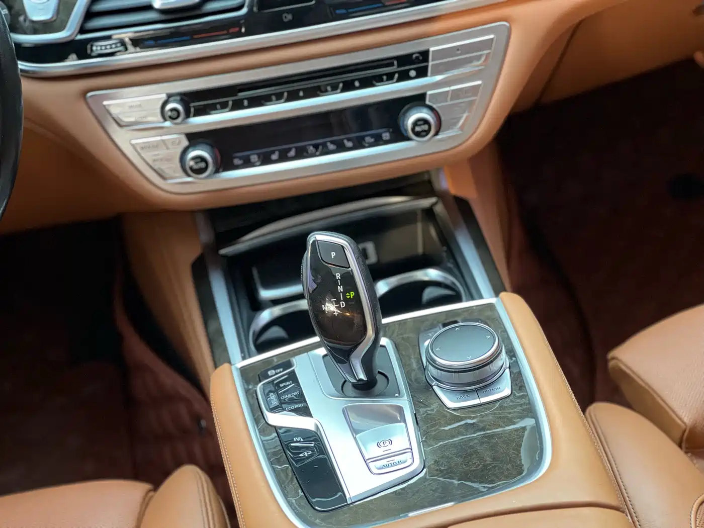 BMW 7 Series 2017 740Li Leading Edition фото 5