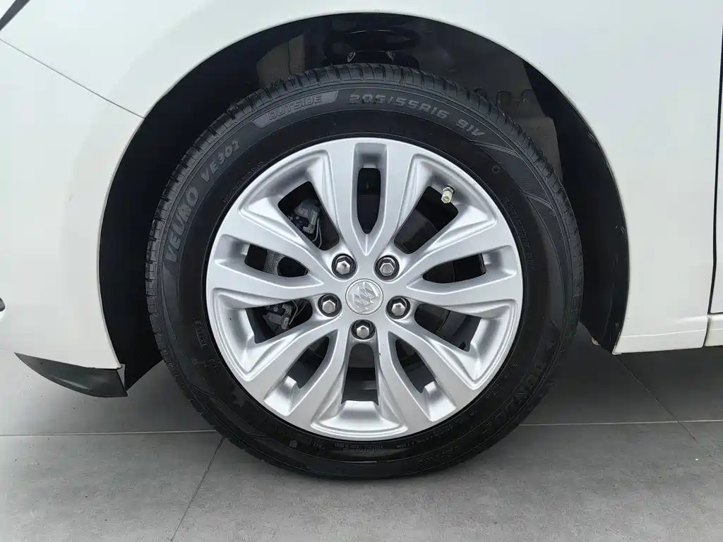 Фото 17 - Buick Excelle