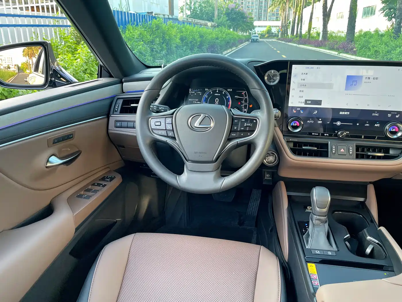 Lexus ES 2025 200 Ultimate Edition фото 14