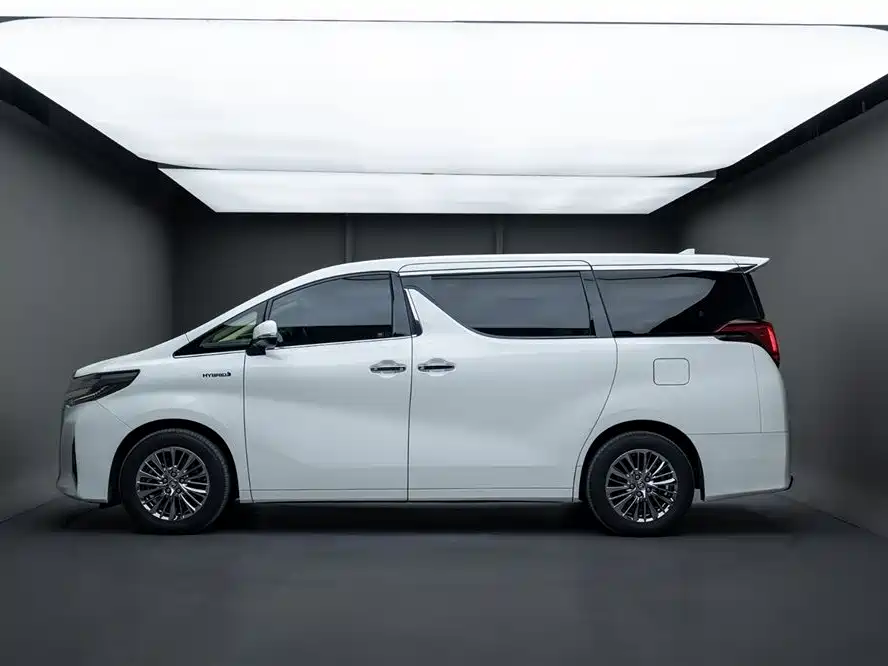 Toyota Alphard 2021 Hybrid 2.5L Luxury фото 3