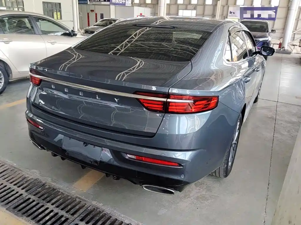 Фото 7 - Geely Preface