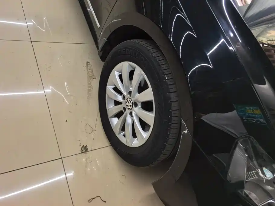 Volkswagen Passat 2012 2011 1.8TSI Automatic Premium Edition