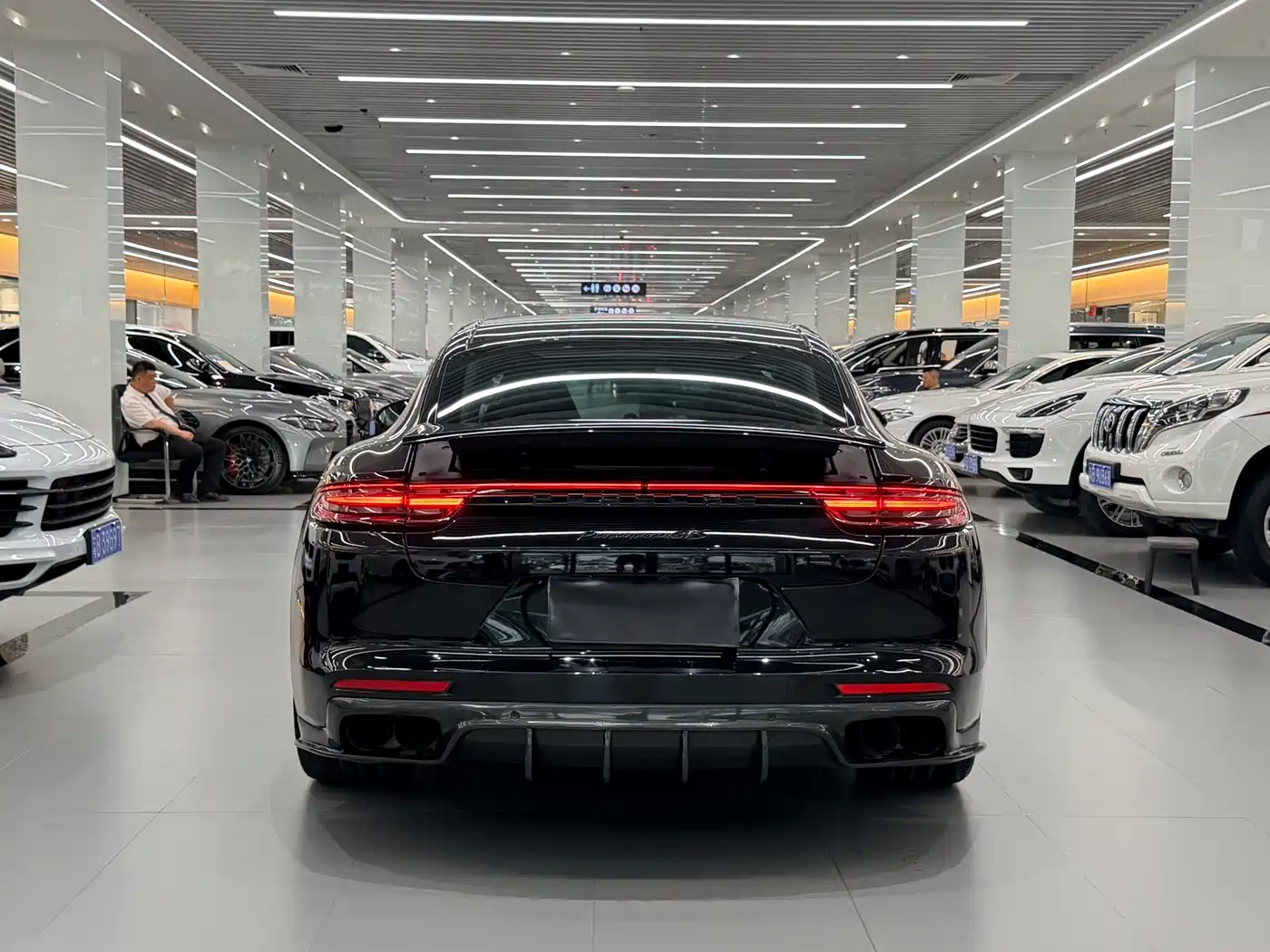 Porsche Panamera 2017 Panamera Executive Long Wheelbase 3.0T фото 15