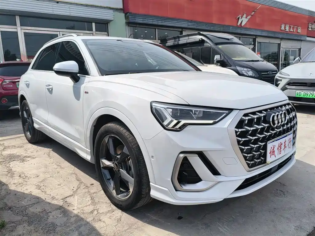 Audi Q3 2024 35 TFSI Fashion Sport фото 3