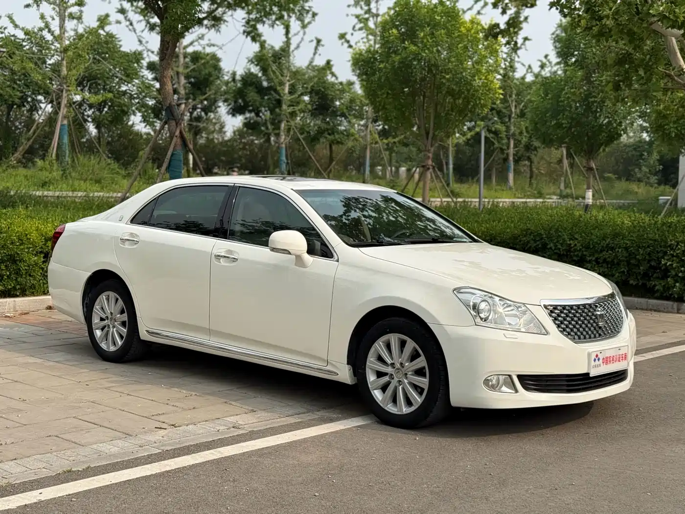 Toyota Crown 2010 2.5L Royal Leather Sunroof фото 3