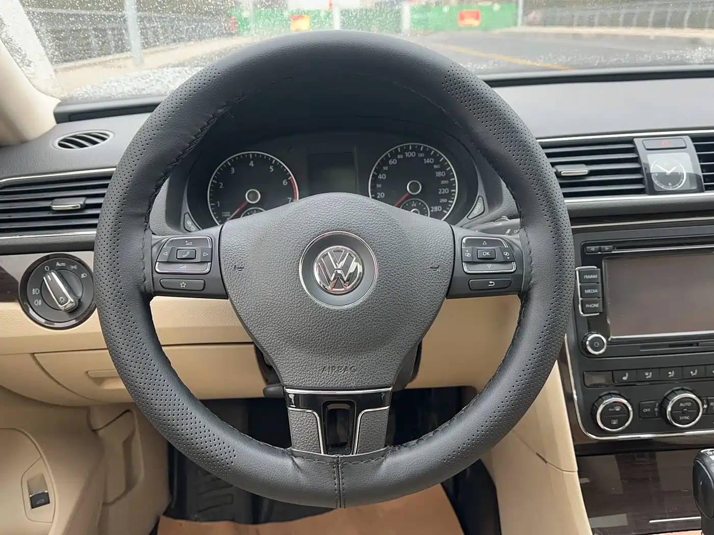 Volkswagen Passat 2014 1.8TSI DSG Executive Edition фото 12