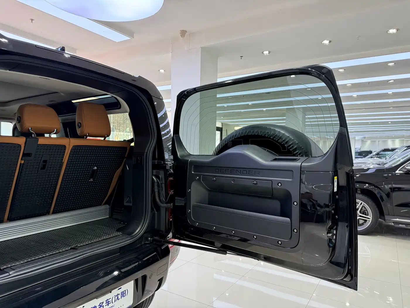 Land Rover Defender 2024 90 3.0T P400 HSE фото 25