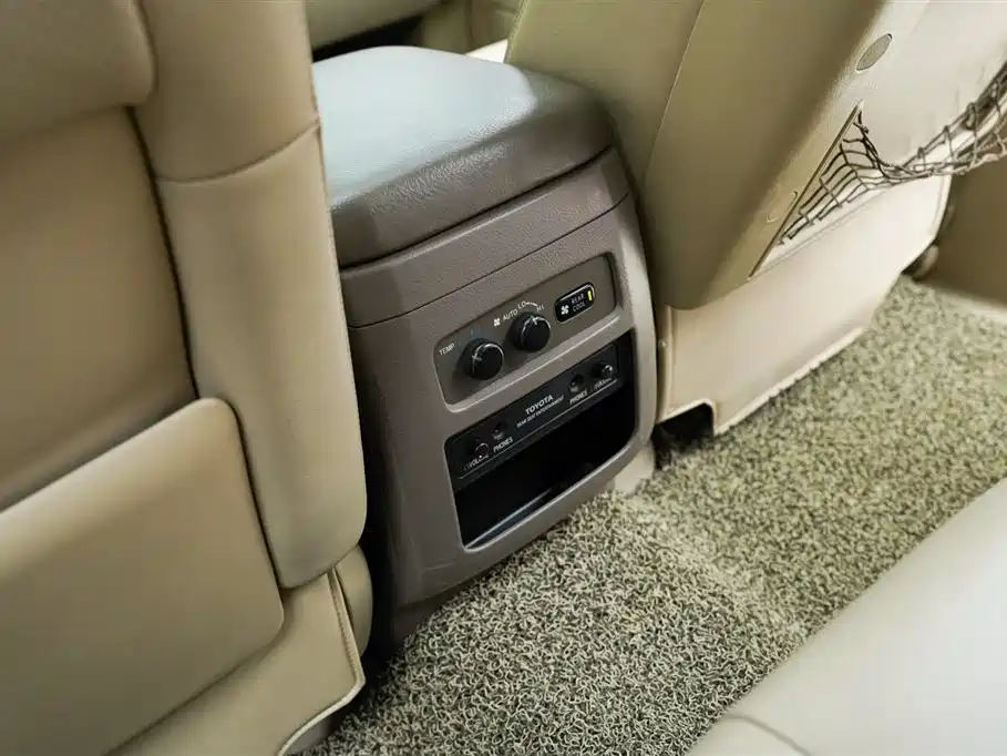 Toyota Prado 2006 4.0L Automatic VX NAVI Edition фото 15