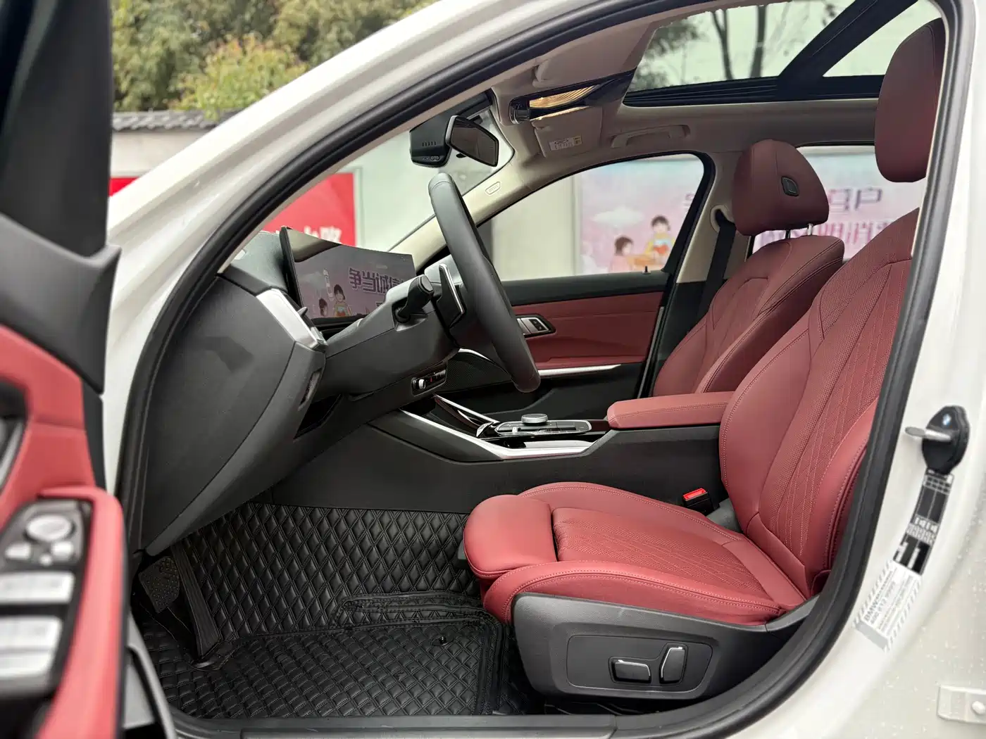 BMW 3 Series 2023 320Li M Sport Package фото 12