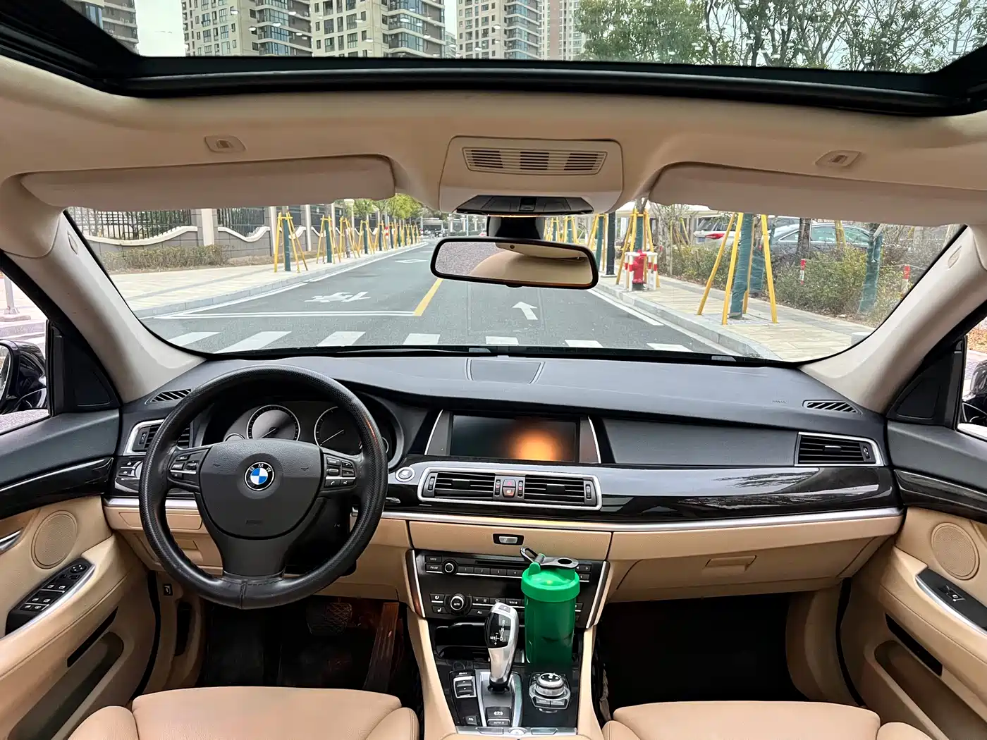 BMW 5 Series GT 2011 535i xDrive Luxury Model фото 11