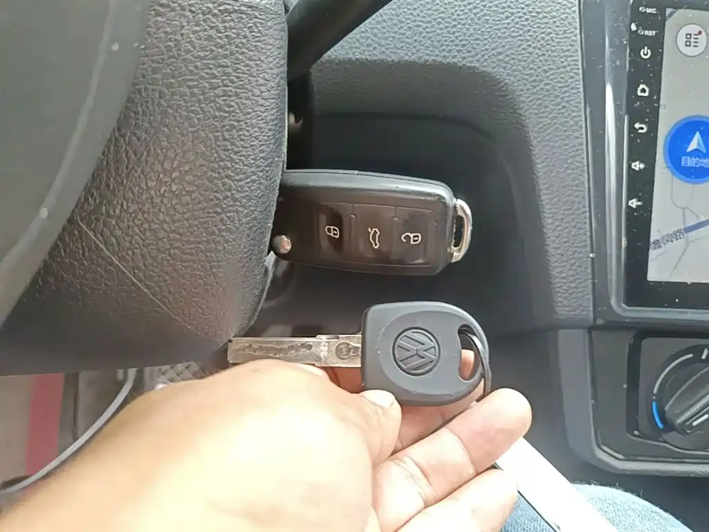 VOLKSWAGEN SANTANA