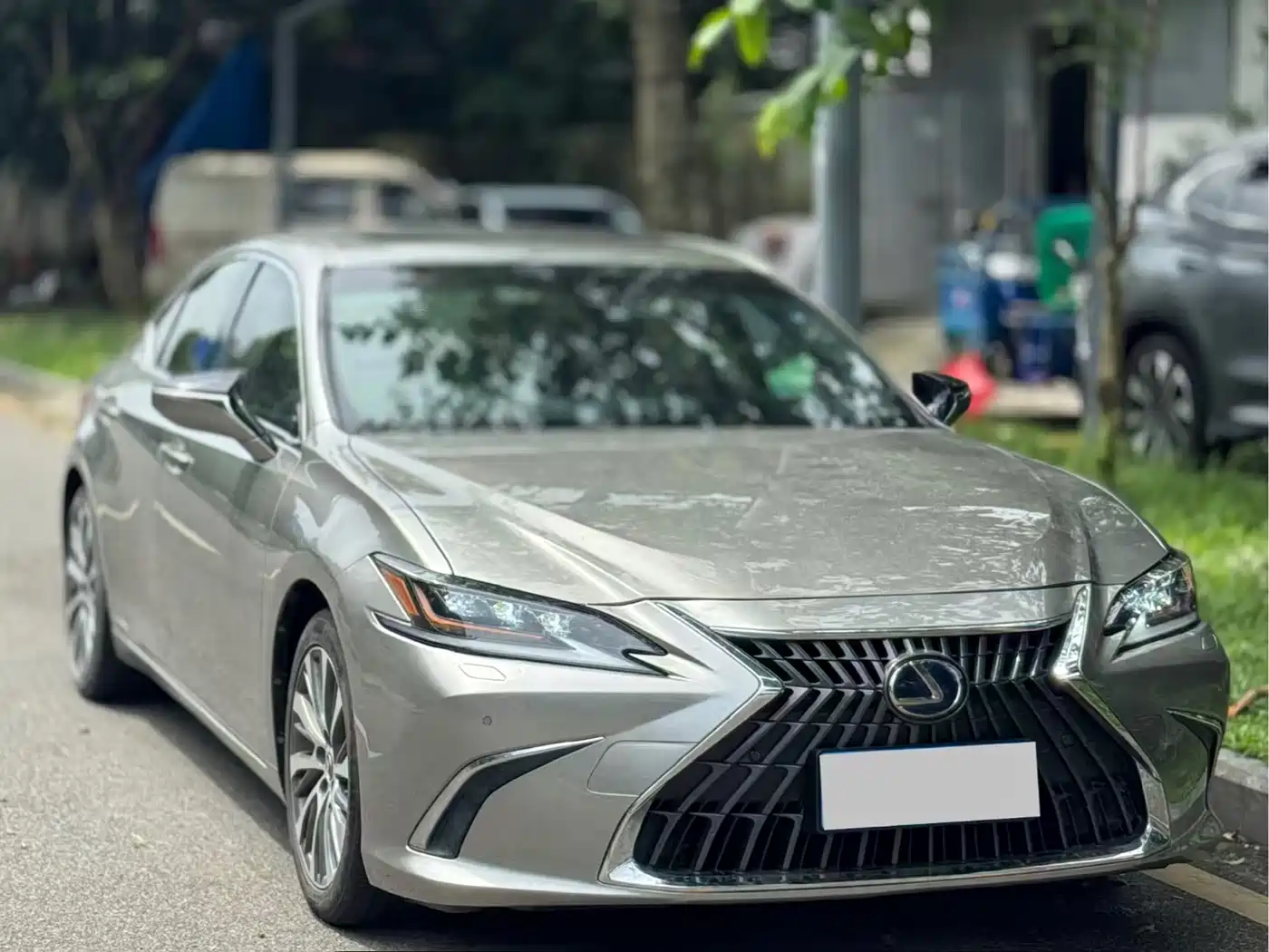 Фото 3 - Lexus ES