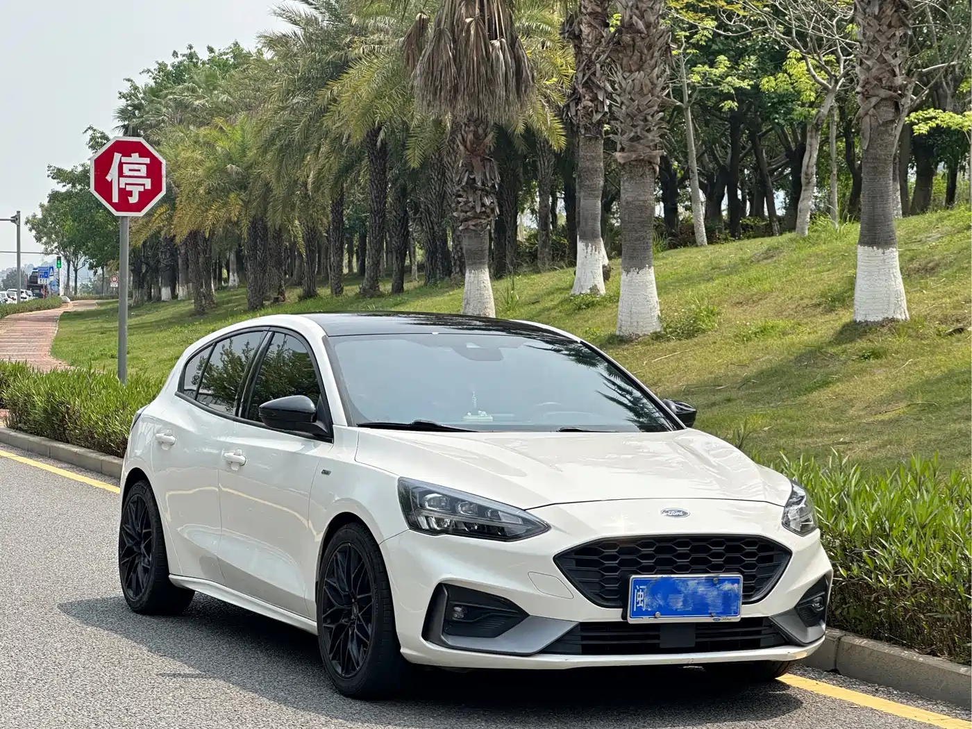 FORD FOX