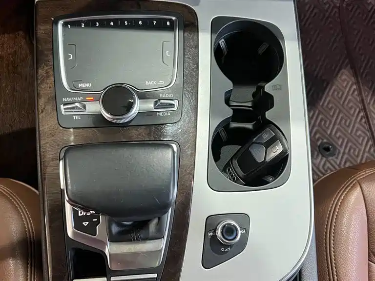 Audi Q7 2019 55 TFSI Technology фото 20