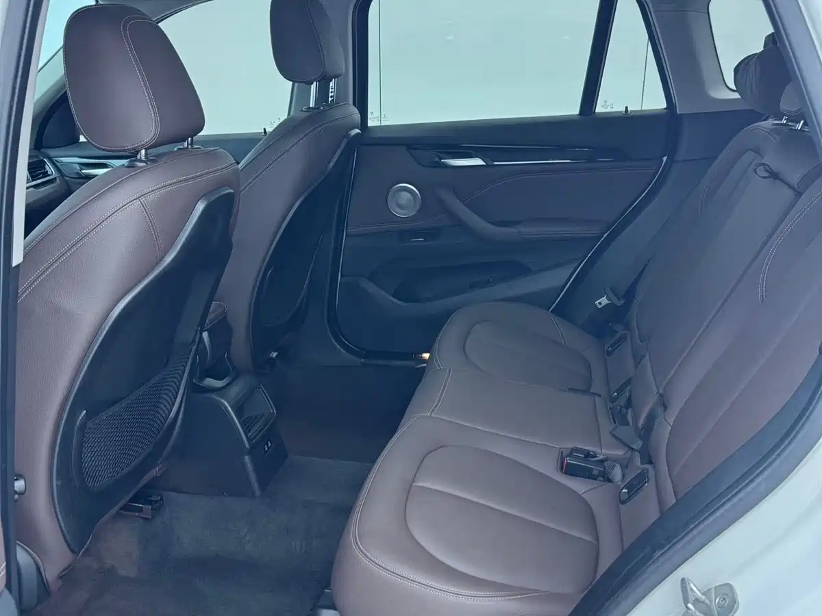 BMW X1 2022 sDrive20Li Fashion фото 13