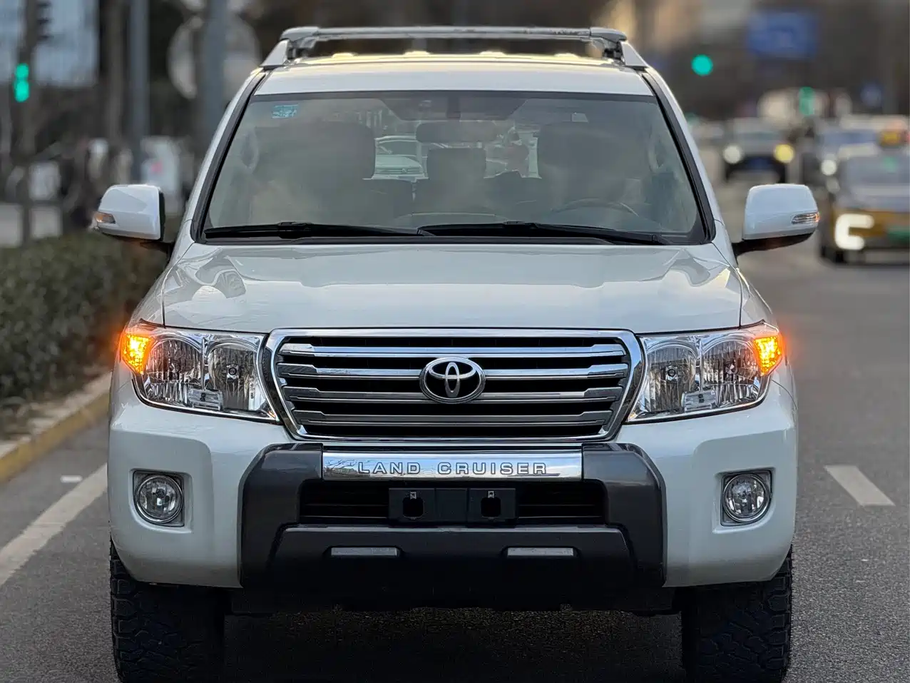 Toyota Land Cruiser (Import) 2015 4.0L V6 Middle East Low Configuration Edition фото 2