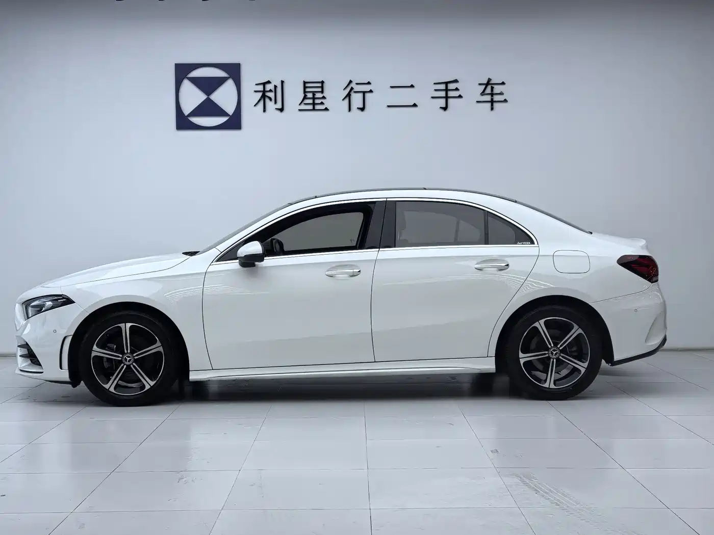 Mercedes-Benz A-Class 2023 A 200 L Fashion фото 2