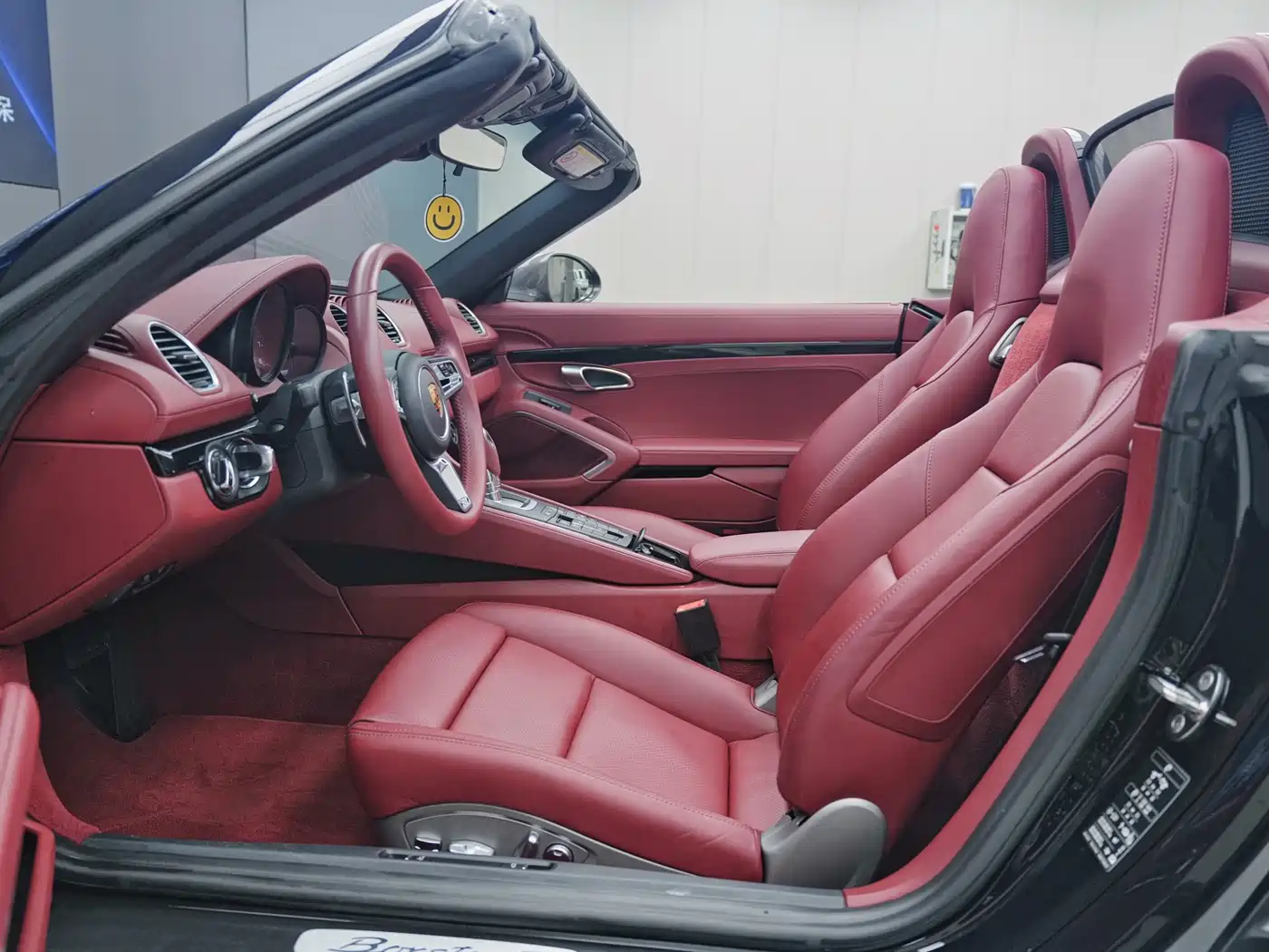 Porsche 718 2022 Boxster T 2.0T фото 10