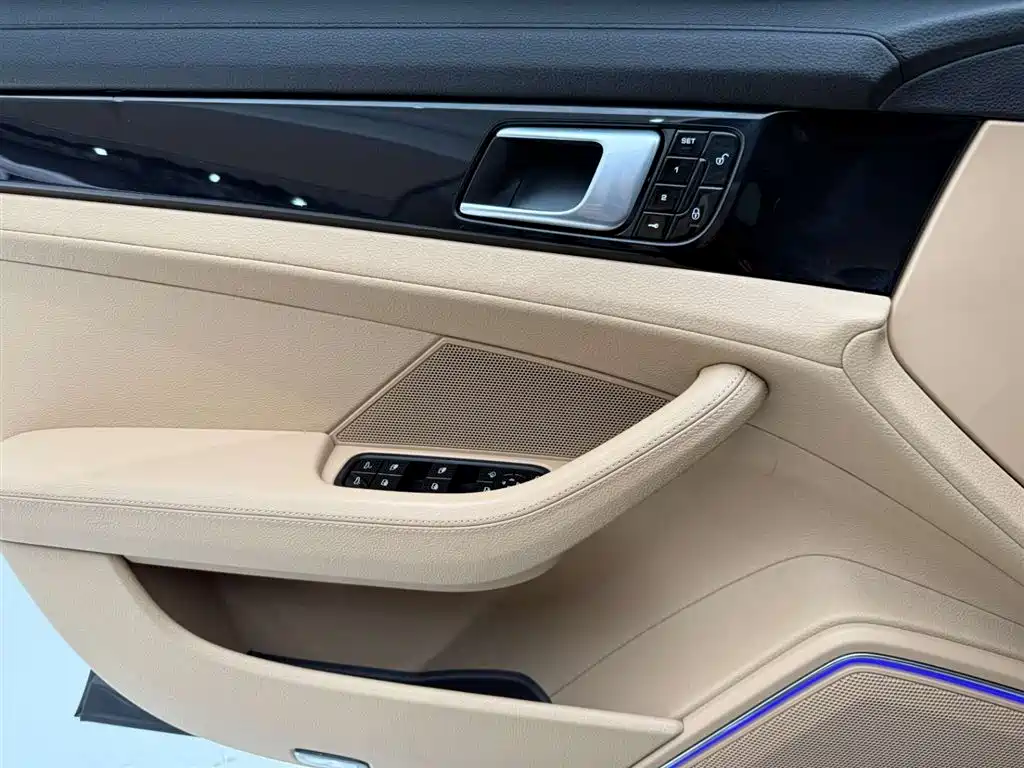 Porsche Panamera 2017 Panamera Executive Long Wheelbase 3.0T фото 21