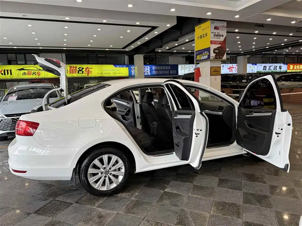 Volkswagen Sagitar 2015 230TSI Automatic Comfort фото 27
