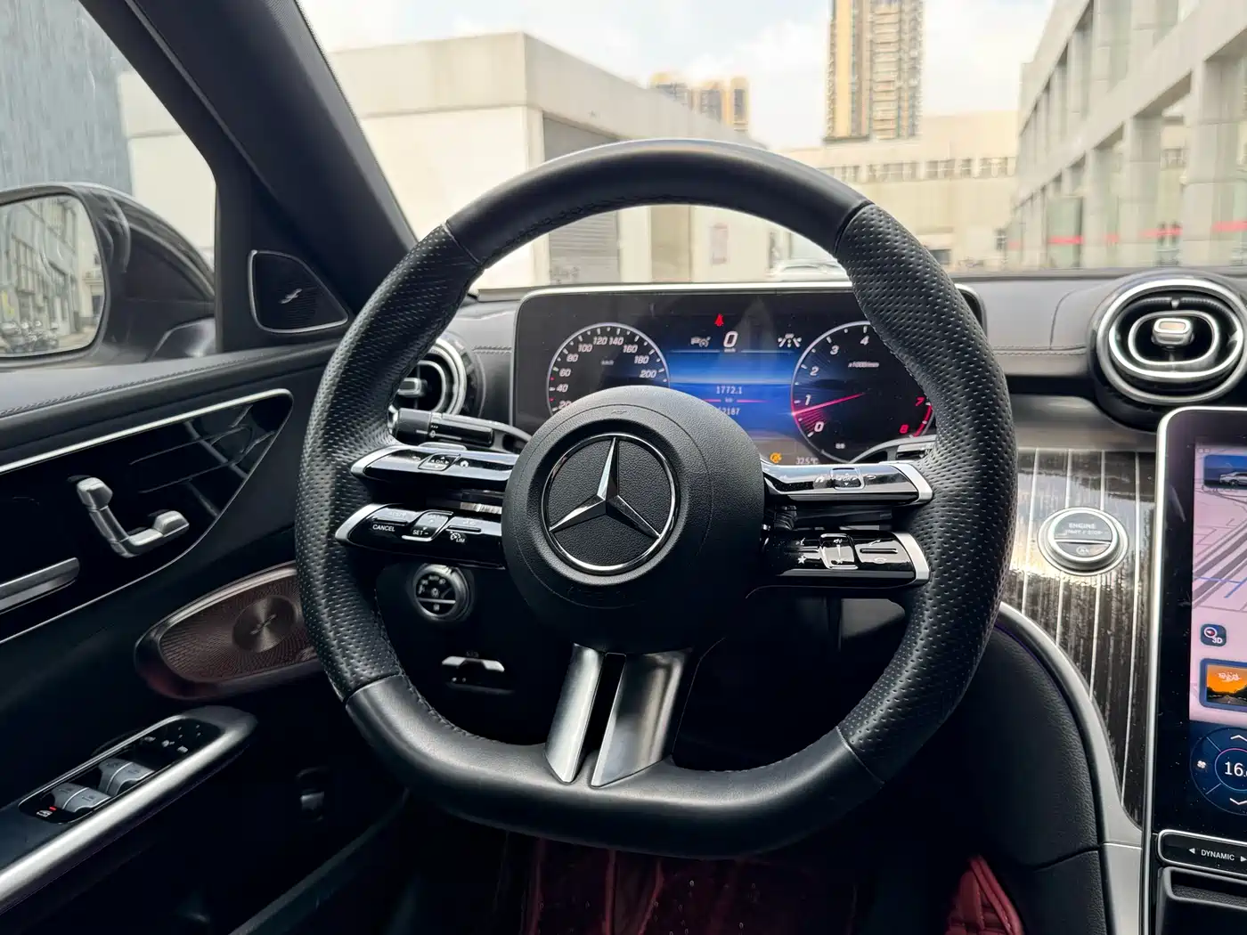Mercedes-Benz C-Class 2023 C 260 L Night Edition Sport фото 9